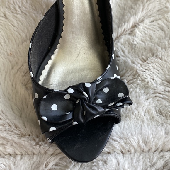 Spiked heel polka dot pumps. - Picture 3 of 3
